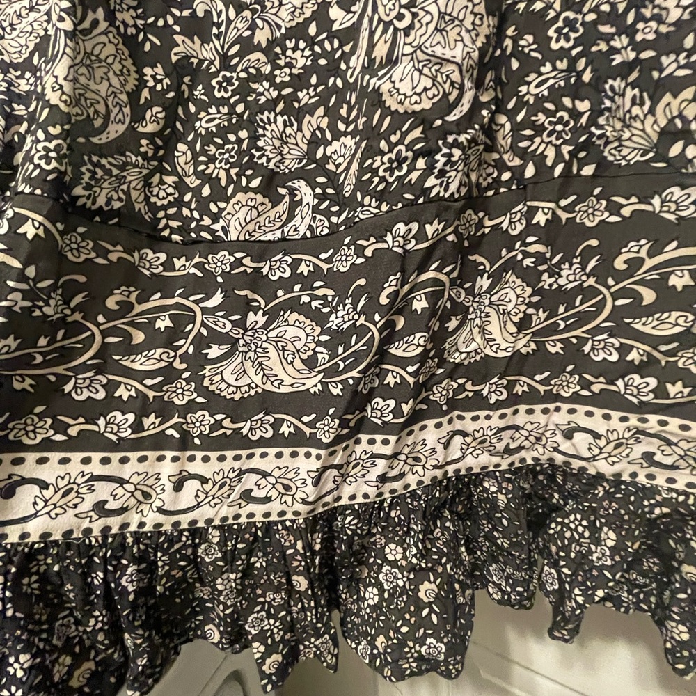 SPELL Little Bird Maxi Skirt size L
OPEN TO TRADES 😊 - Picture 3 of 6